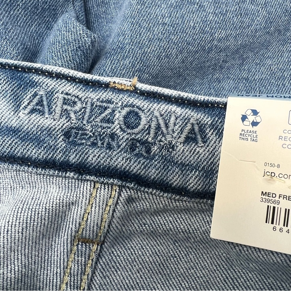 Arizona Curvy Mom Jeans 7 Cherry Embroidered Highest Rise Y2K NWT - Picture 7 of 9